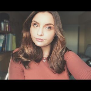 Meet your Posher, Caitlyn